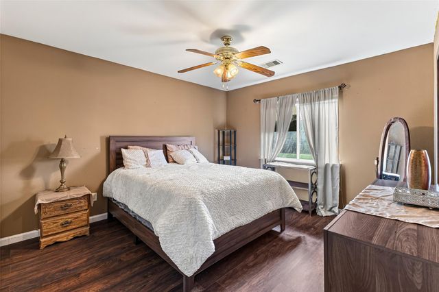 9411 Abbotshall Lane, Houston, TX 77044