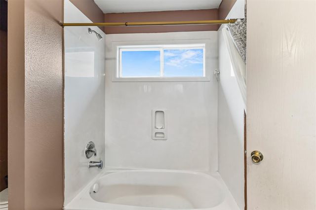 9411 Abbotshall Lane, Houston, TX 77044