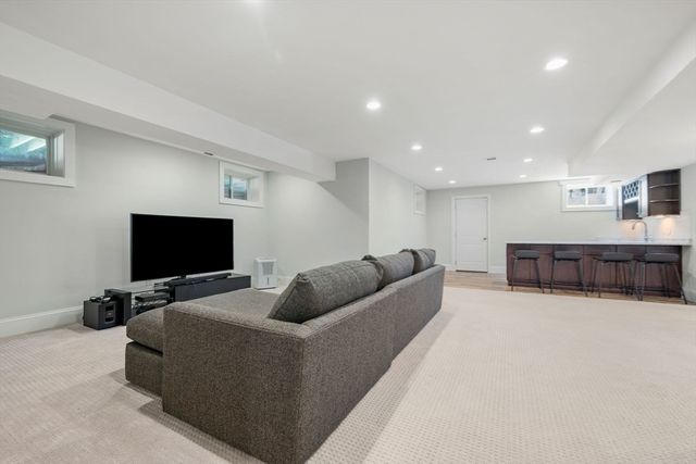 12 Pelham Rd, Weston, MA 02493