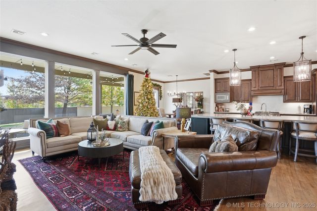 10497 S 95th East Place, Tulsa, OK 74133