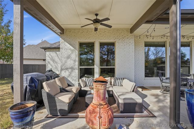 10497 S 95th East Place, Tulsa, OK 74133