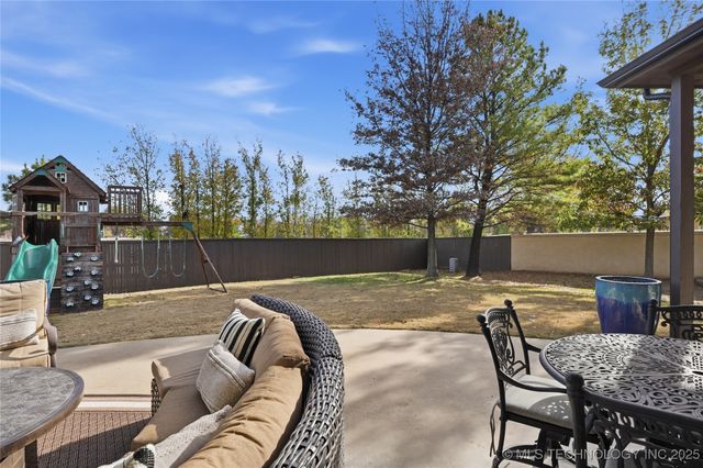 10497 S 95th East Place, Tulsa, OK 74133