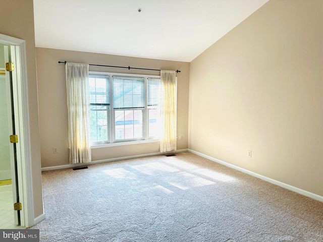 1005 GRAND OAK WAY, Rockville, MD 20852