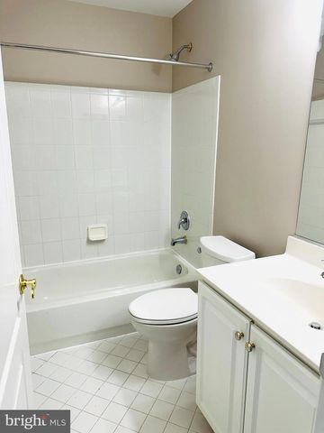 1005 GRAND OAK WAY, Rockville, MD 20852