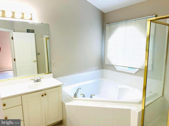 1005 GRAND OAK WAY, Rockville, MD 20852