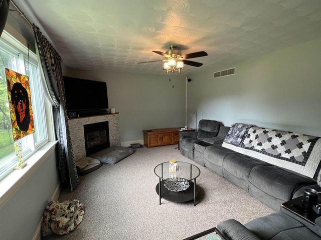 5402 S County Road D, Afton, WI 53501