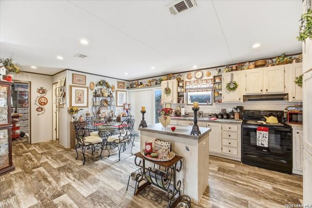 101 Rocky Ridge, Poteet, TX 78065