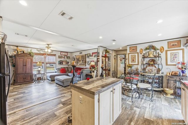 101 Rocky Ridge, Poteet, TX 78065