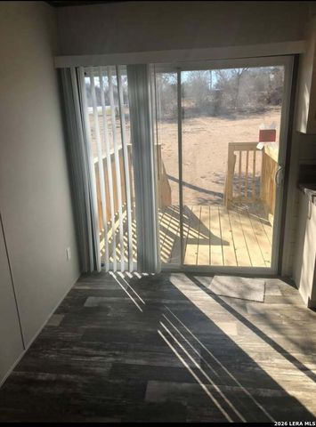 101 Rocky Ridge, Poteet, TX 78065