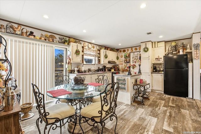 101 Rocky Ridge, Poteet, TX 78065