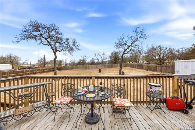 101 Rocky Ridge, Poteet, TX 78065
