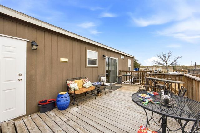 101 Rocky Ridge, Poteet, TX 78065