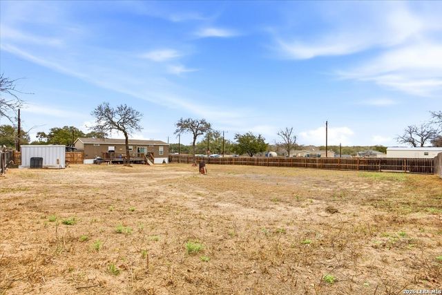 101 Rocky Ridge, Poteet, TX 78065