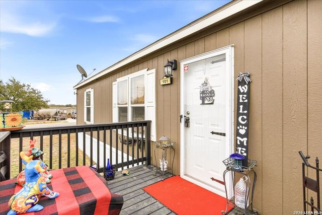 101 Rocky Ridge, Poteet, TX 78065