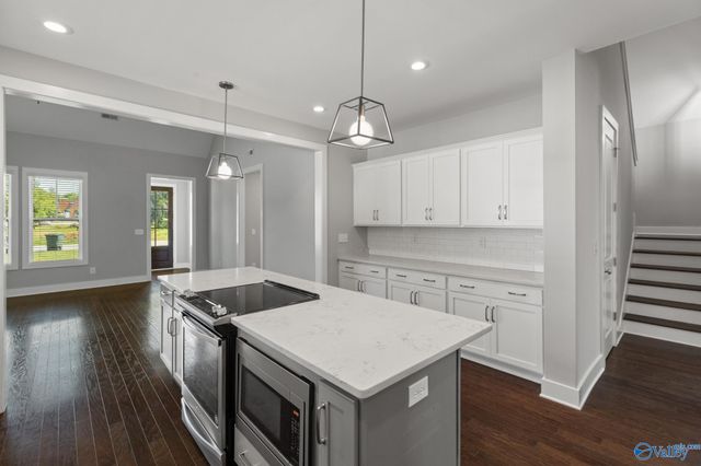 2715 SW 6th Avenue Sw, Huntsville, AL 35805