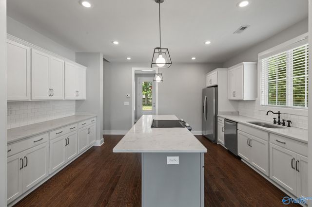 2715 SW 6th Avenue Sw, Huntsville, AL 35805