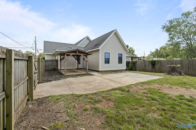 2715 SW 6th Avenue Sw, Huntsville, AL 35805