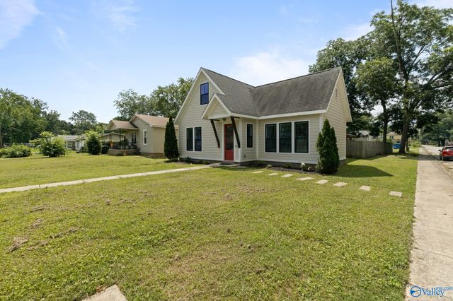 2715 SW 6th Avenue Sw, Huntsville, AL 35805