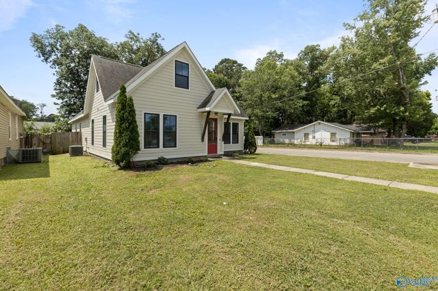 2715 SW 6th Avenue Sw, Huntsville, AL 35805