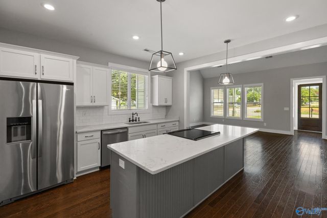 2715 SW 6th Avenue Sw, Huntsville, AL 35805