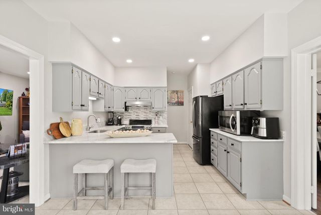 6822 JEREMIAH CT, Fairfax Station, VA 22039