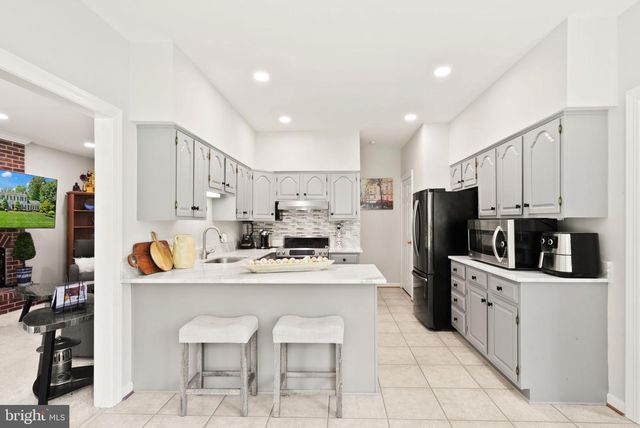 6822 JEREMIAH CT, Fairfax Station, VA 22039