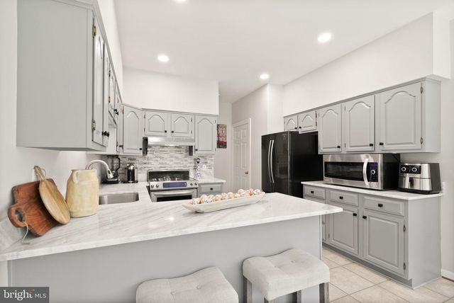 6822 JEREMIAH CT, Fairfax Station, VA 22039