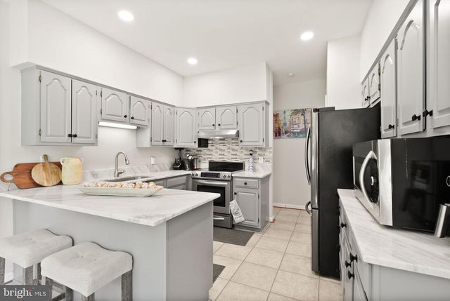6822 JEREMIAH CT, Fairfax Station, VA 22039
