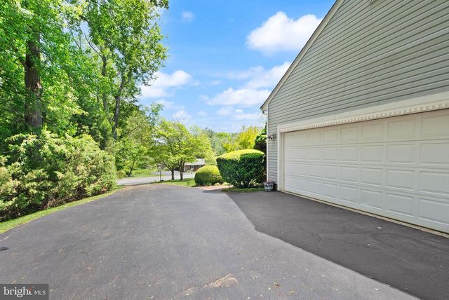 6822 JEREMIAH CT, Fairfax Station, VA 22039
