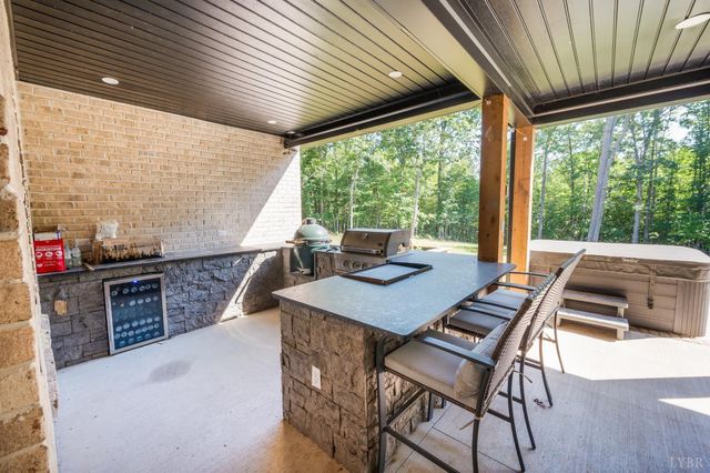 336 Somerset Drive, Appomattox, VA 24522