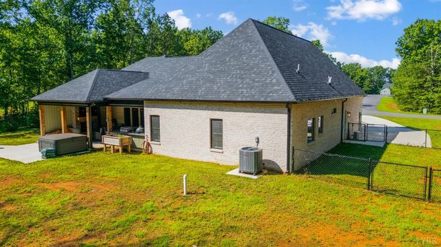 336 Somerset Drive, Appomattox, VA 24522