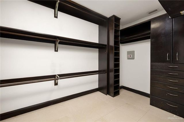 1941 Lion Lake S Drive, Weslaco, TX 78596