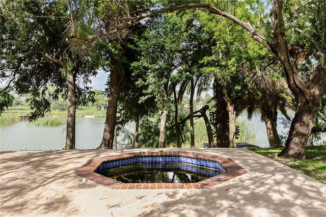 1941 Lion Lake S Drive, Weslaco, TX 78596