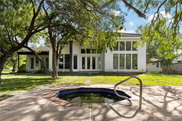 1941 Lion Lake S Drive, Weslaco, TX 78596