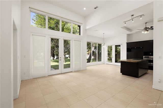 1941 Lion Lake S Drive, Weslaco, TX 78596