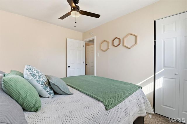 239 E Skyline Drive, Ballwin, MO 63011