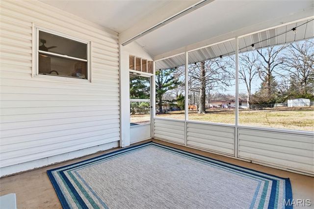 239 E Skyline Drive, Ballwin, MO 63011