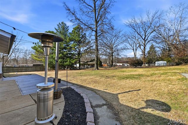 239 E Skyline Drive, Ballwin, MO 63011