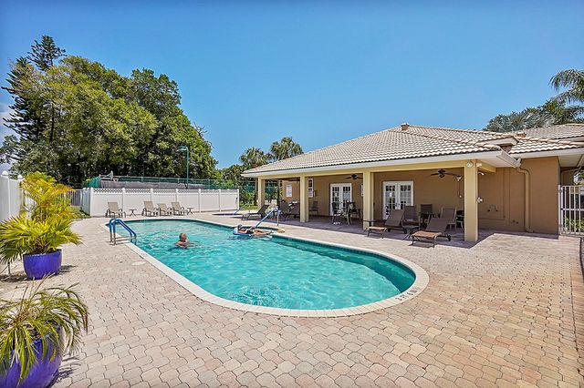 5215 Grande Palm Circle, Delray Beach, FL 33484