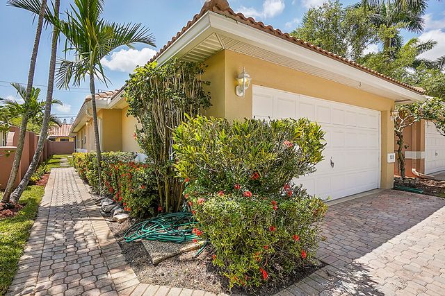 5215 Grande Palm Circle, Delray Beach, FL 33484