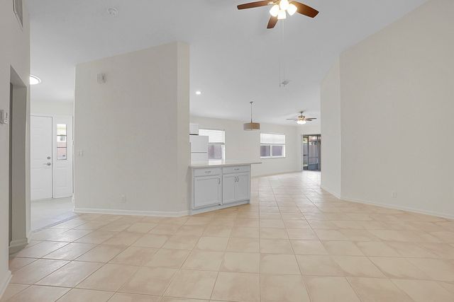5215 Grande Palm Circle, Delray Beach, FL 33484