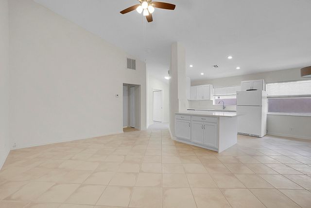5215 Grande Palm Circle, Delray Beach, FL 33484