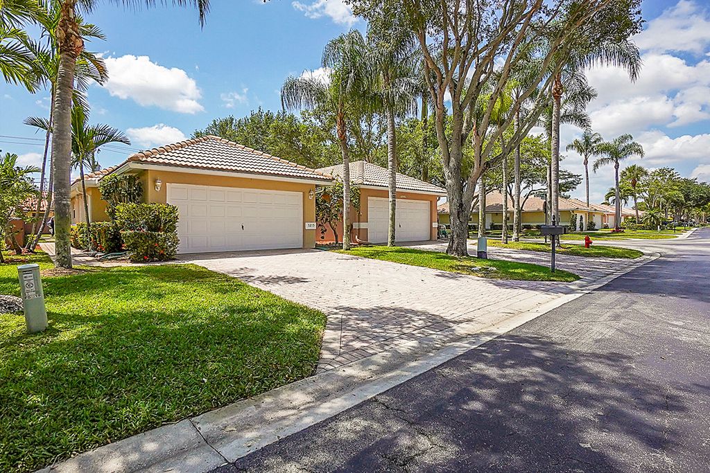 5215 Grande Palm Circle, Delray Beach, FL 33484