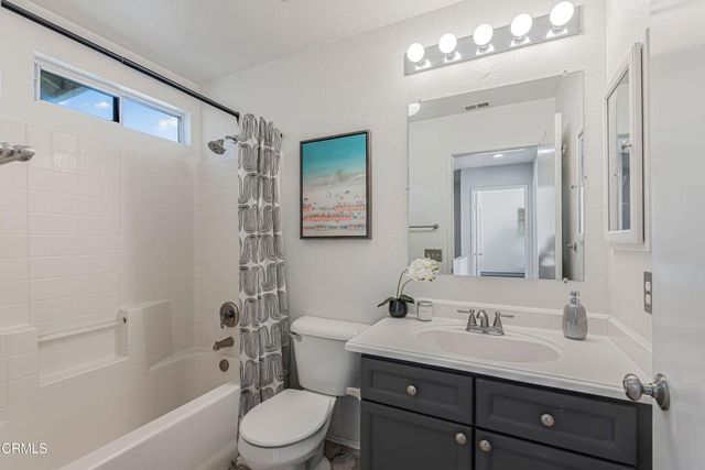 2032 Veracruz Lane, Oxnard, CA 93036