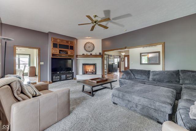 4670 N 600 E, Franklin, IN 46131