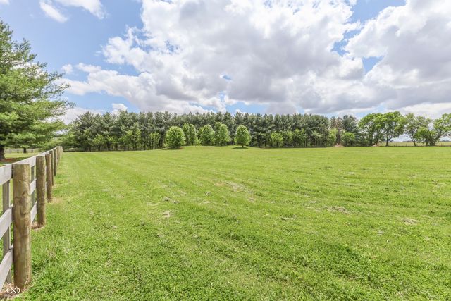 4670 N 600 E, Franklin, IN 46131