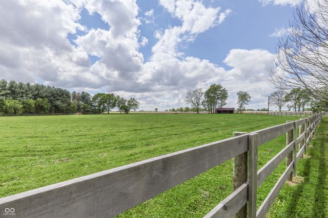 4670 N 600 E, Franklin, IN 46131