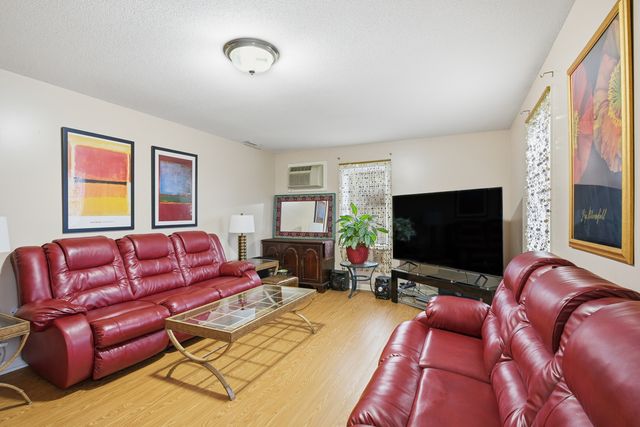 35 Fairfield Lane, Bloomfield, CT 06002