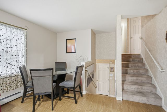 35 Fairfield Lane, Bloomfield, CT 06002