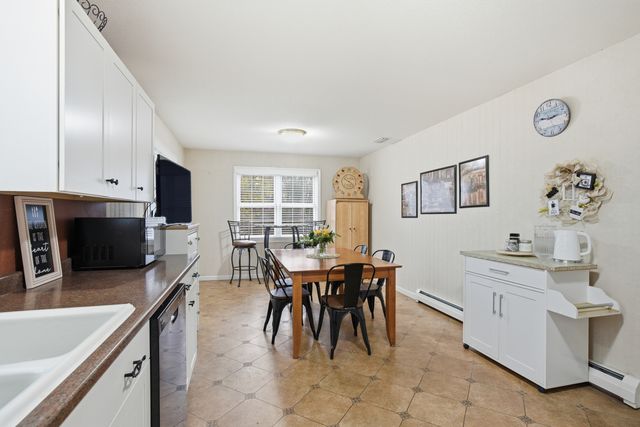 35 Fairfield Lane, Bloomfield, CT 06002